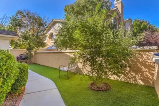 Photo #3: 2340871 Listing 