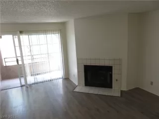 Photo #4: 2340887 Listing 