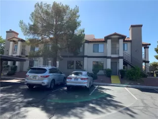 Photo #1: 2340889 Listing