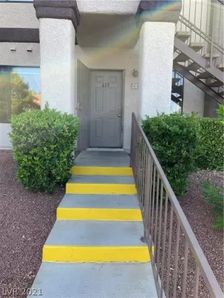 Photo #2: 2340889 Listing