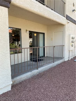 Photo #4: 2340889 Listing