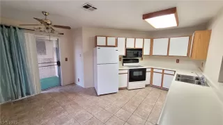 Photo #3: 2340891 Listing 