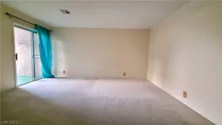 Photo #6: 2340891 Listing 