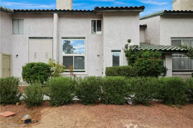 MLS: 2340895 Condo For Sale