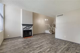 Photo #3: 2340895 Listing