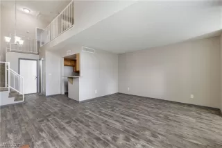 Photo #5: 2340895 Listing