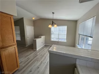 Photo #3: 2340900 Listing 
