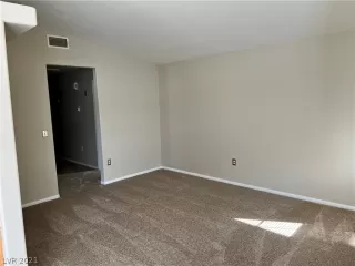 Photo #5: 2340900 Listing 