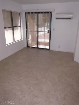 Photo #6: 2340967 Listing 