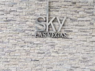 Photo #1: 2340984 Listing