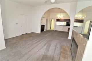 Photo #3: 2340997 Listing