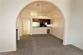 Photo #5: 2340997 Listing