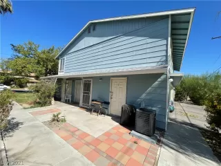 Photo #2: 2341008 Listing 