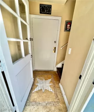 Photo #3: 2341008 Listing 