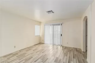 Photo #5: 2341064 Listing