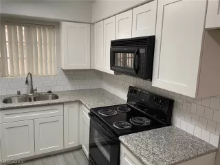 Photo #2: 2341067 Listing