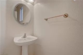 Photo #5: 2341069 Listing 