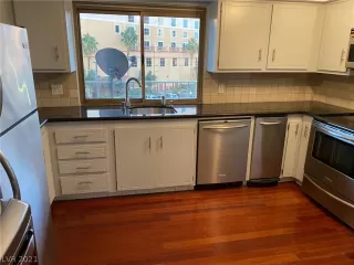 Photo #3: 2341075 Listing 