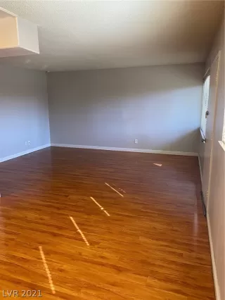 Photo #6: 2341080 Listing