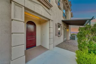 Photo #2: 2341082 Listing