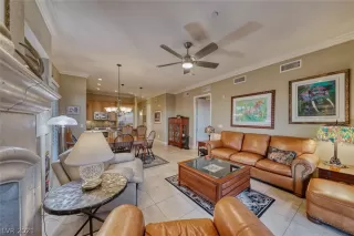 Photo #6: 2341082 Listing