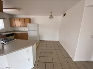 Photo #2: 2341085 Listing 