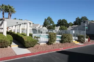 Photo #4: 2341095 Listing 