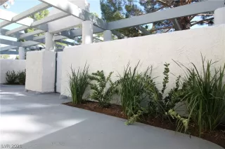 Photo #5: 2341095 Listing 