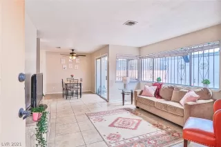 Photo #1: 2341096 Listing 