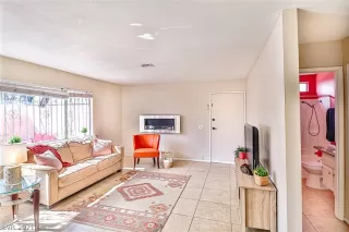 Photo #5: 2341096 Listing 