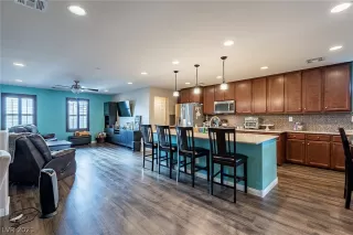 Photo #3: 2341097 Listing