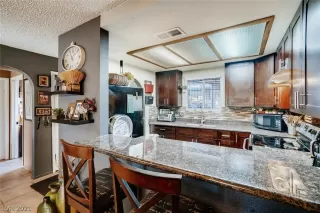 Photo #3: 2341111 Listing