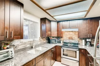 Photo #4: 2341111 Listing