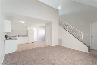 Photo #5: 2341126 Listing 