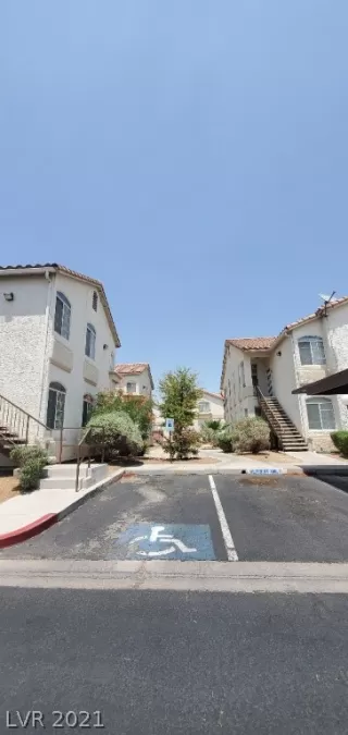 Photo #3: 2341186 Listing