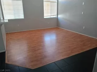 Photo #4: 2341186 Listing