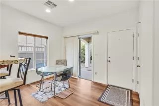 Photo #3: 2341206 Listing