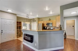 Photo #5: 2341220 Listing