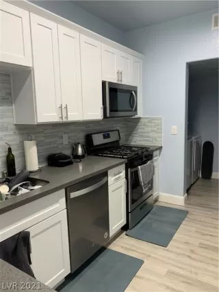 Photo #1: 2341227 Listing