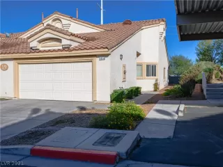 Photo #1: 2341239 Listing 