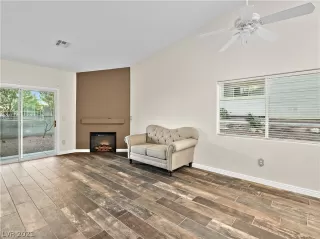 Photo #3: 2341239 Listing 