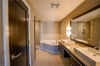 Photo #5: 2341246 Listing 