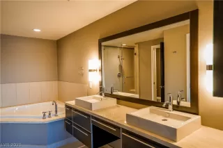 Photo #6: 2341246 Listing 