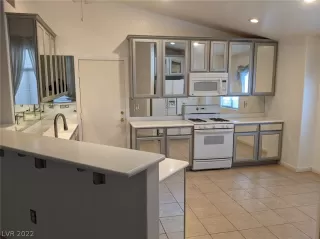 Photo #2: 2341293 Listing 