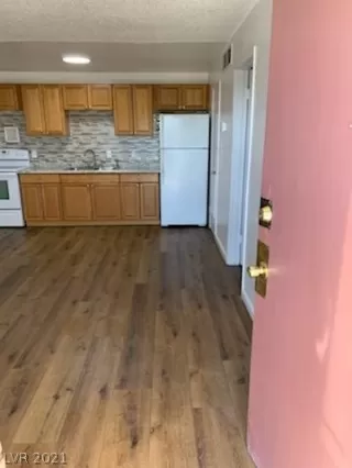 Photo #1: 2341336 Listing 