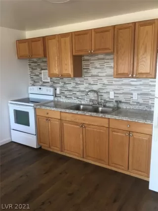 Photo #2: 2341336 Listing 