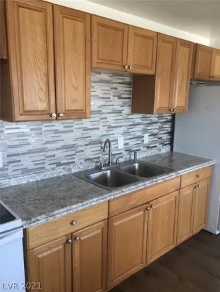 Photo #4: 2341336 Listing 