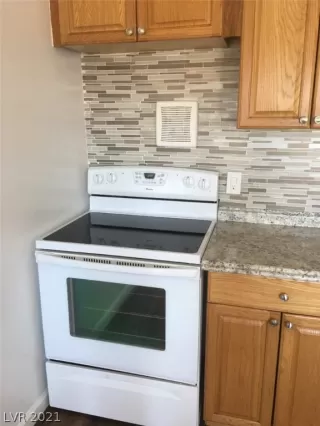 Photo #6: 2341336 Listing 