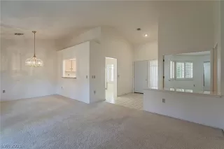 Photo #3: 2341337 Listing