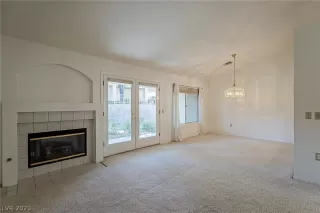 Photo #5: 2341337 Listing